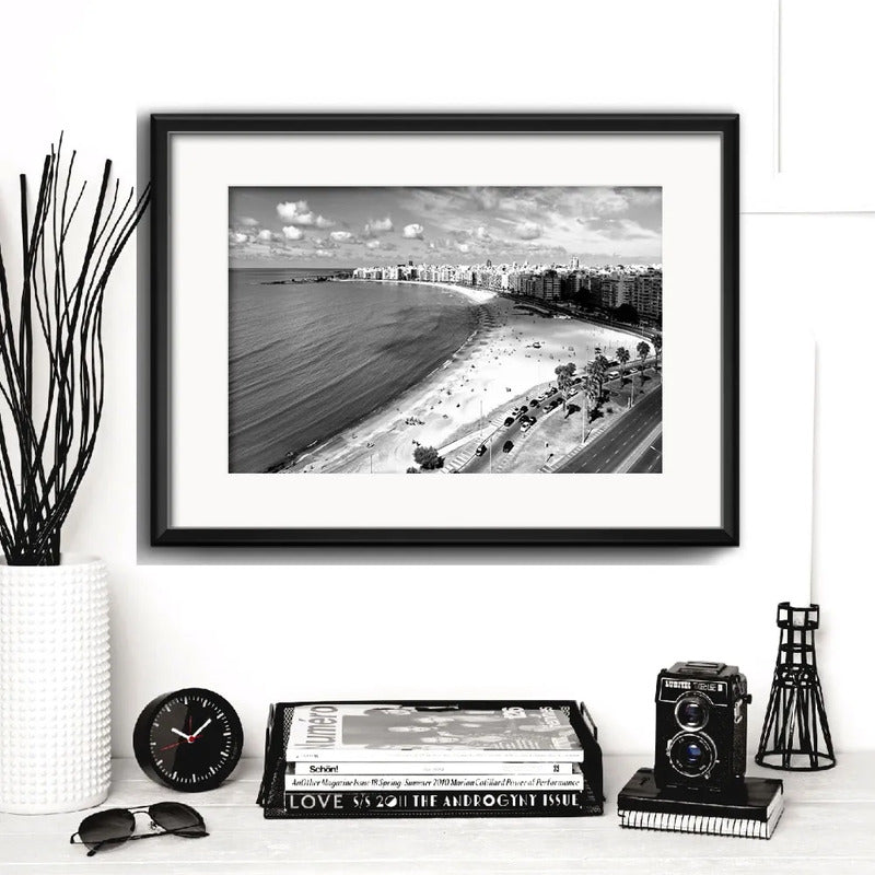 Cuadro Montevideo Pocitos Foto Blanco Y Negro Con Paspartú Marco Negro
