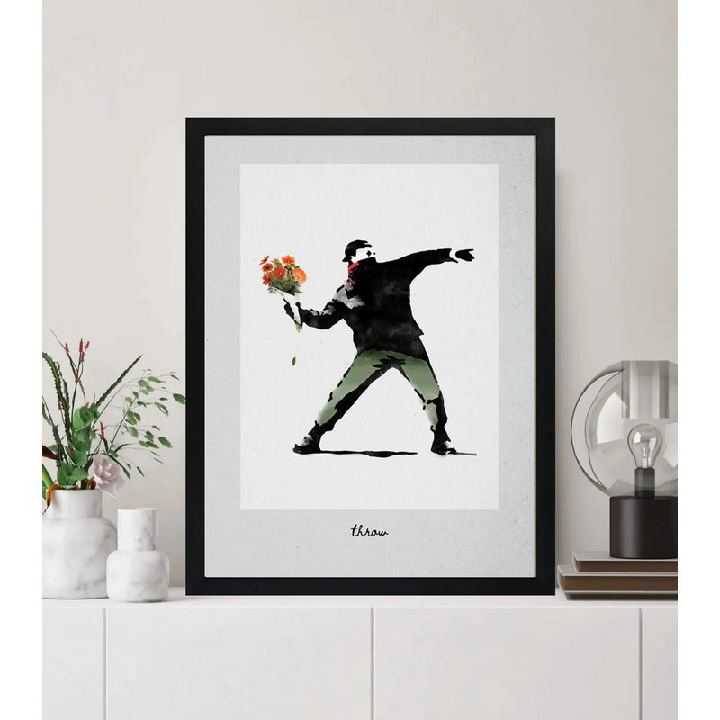 Cuadro Banksy Love Is In The Air Lanzador Flores Arte Urbano Marco Negro