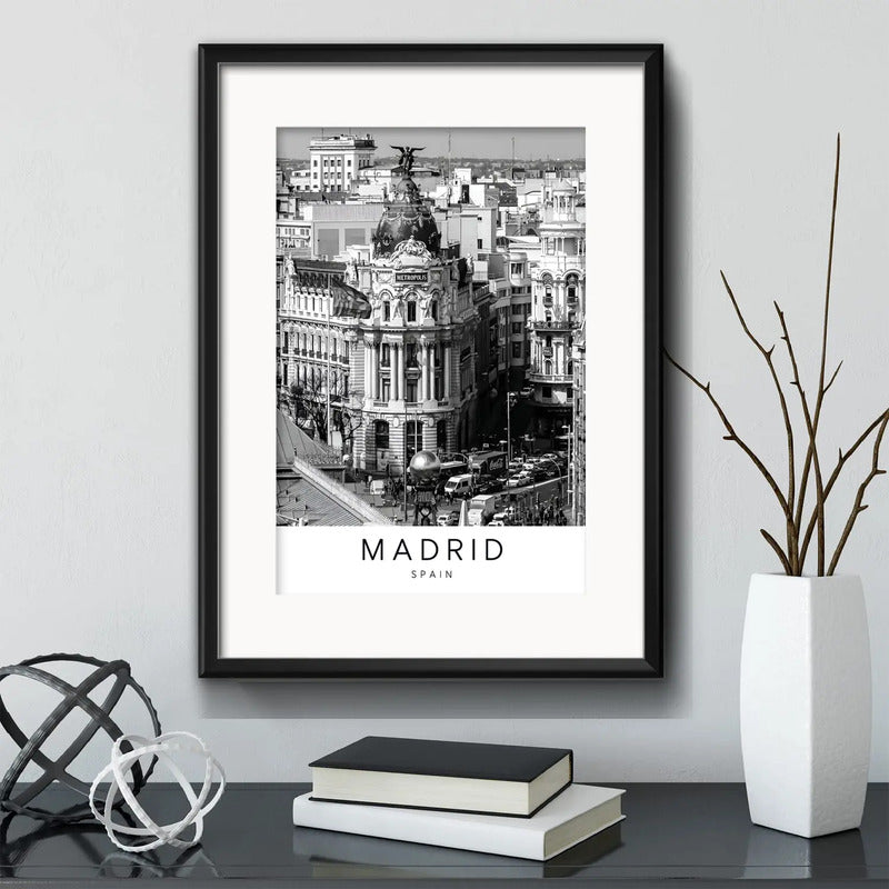Cuadro Madrid Espana Ciudad Blanco Y Negro Con Paspartú Marco Negro