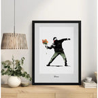 Cuadro Banksy Love Is In The Air Lanzador Flores Arte Urbano Marco Negro