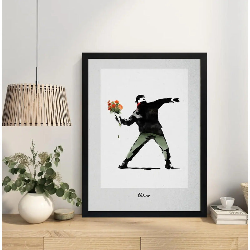 Cuadro Banksy Love Is In The Air Lanzador Flores Arte Urbano Marco Negro