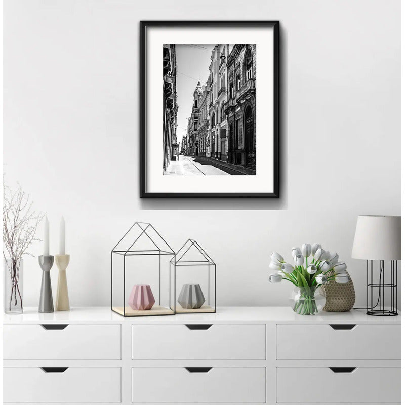 Cuadro Montevideo Foto Blanco Negro Br8 53x43cm Con Paspartú Ciudad Vieja 2 Con Marco Negro