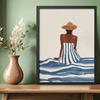 Cuadro Dormitorio Living Mujer Elegante Mar Playa Azul Beige Marco Negro