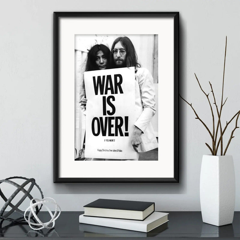 Cuadro John Lennon Yoko Ono War Is Over Frase Con Paspartú Marco Negro