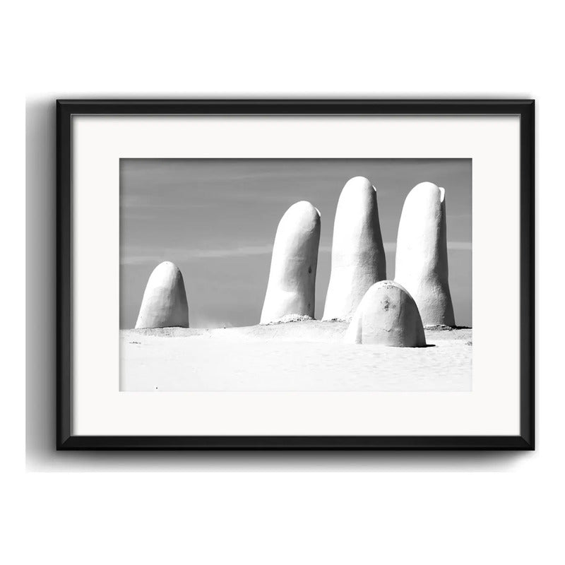 Cuadro Punta Del Este Fotos En Blanco Y Negro Con Paspartú Punta Del Este La Mano Los Dedos Con Marco Negro