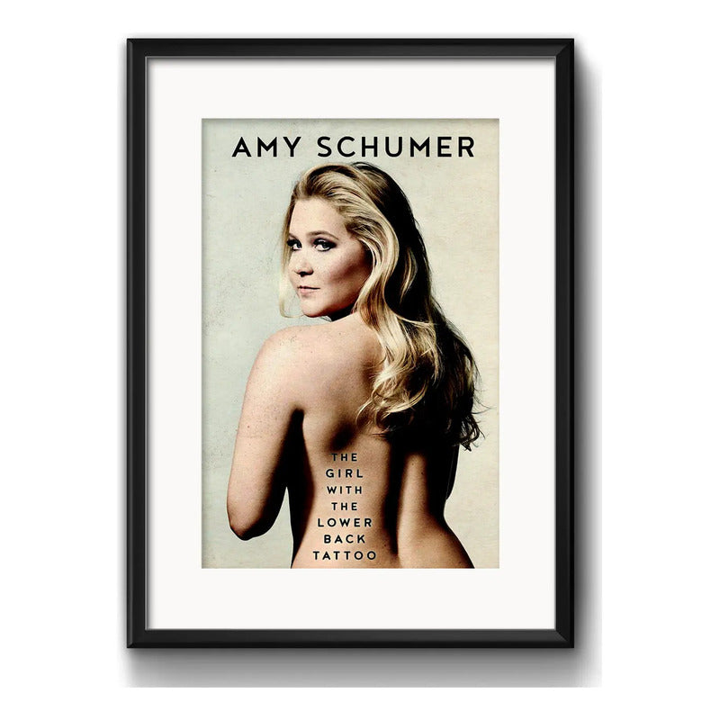 Cuadro Amy Schumer Cómica Sexy Por Accidente Con Paspartú Marco Negro