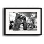 Cuadro Montevideo Foto Blanco Negro Br1 53x43cm Con Paspartú Puerta De La Ciudadela Con Marco Negro