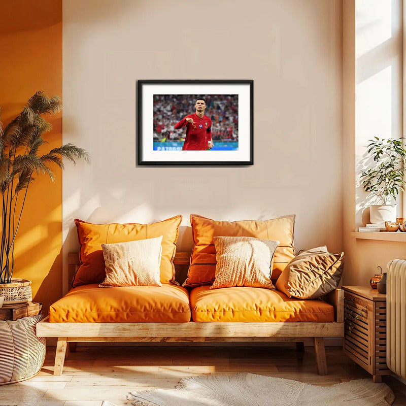 Cuadro Cristiano Ronaldo Futbol Foto B2 53x43cm Con Paspartú Marco Negro