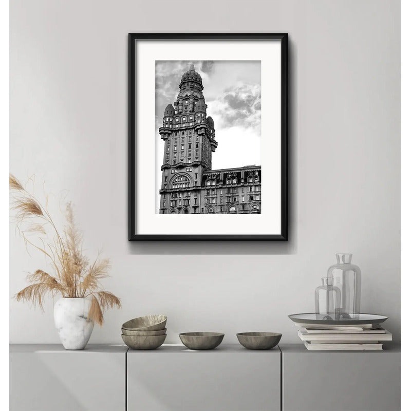 Cuadro Montevideo Foto Blanco Negro Br7 53x43cm Con Paspartú Palacio Salvo Closeup Con Marco Negro